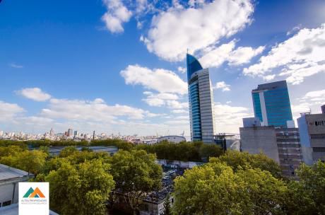 Apartamento En Excelente Estado, Hermosas Vistas, 3 Dormitorios, Cochera