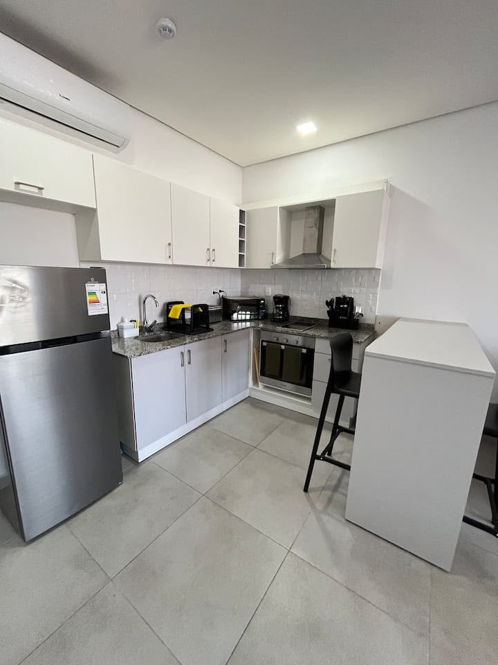 VENDO MONOAMBIENTE AMOBLADO DE 50 m² + COCHERA — foto 2