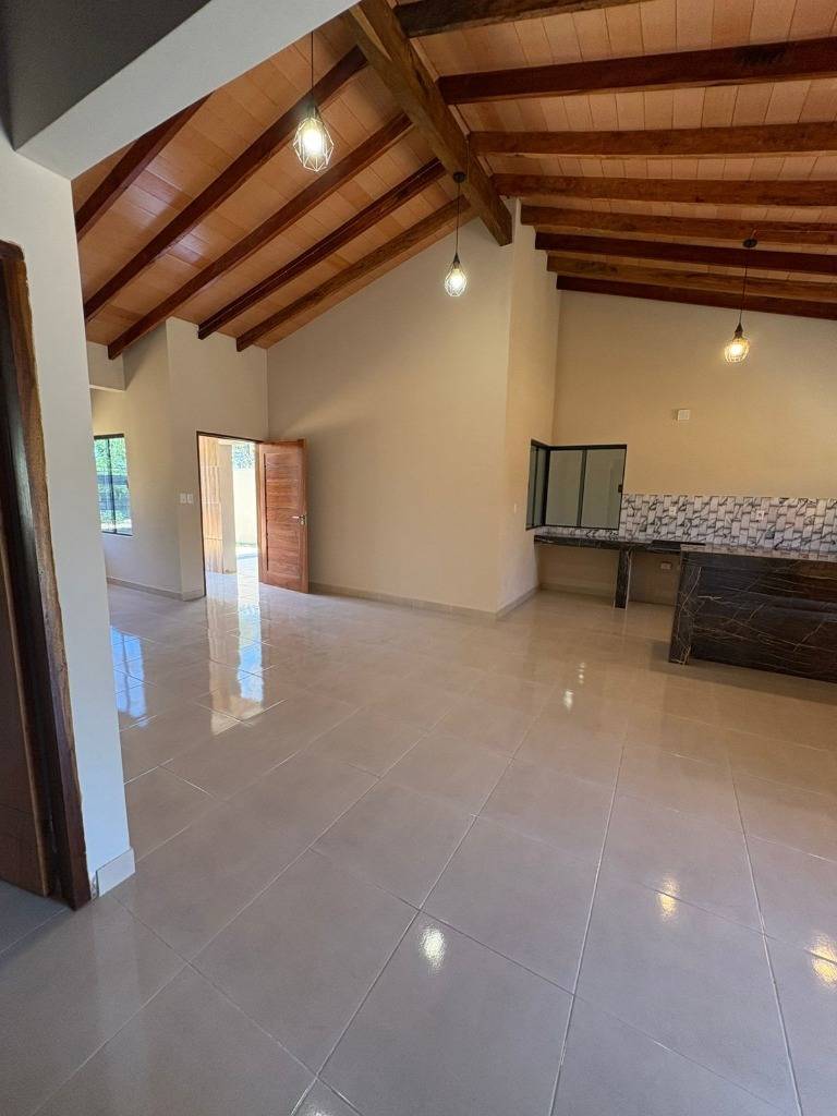 Casa a estrenar en Limpio – Estilo moderno con jardin amplio — foto 3