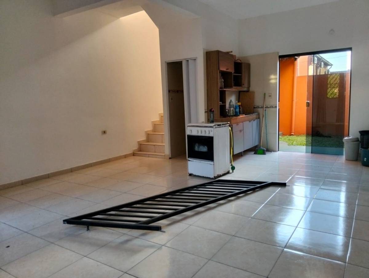VENDO DUPLEX EN ÑEMBY, SAN CARLOS — foto 2