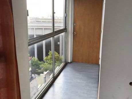 Ideal Para Oficina! A Mts De Dgi, Bps, Udelar