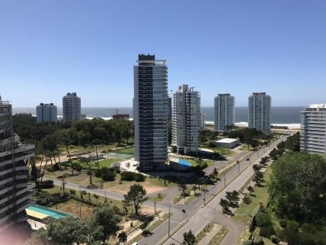 Edificio De Lujo 3 Dormitorios Y Servicio