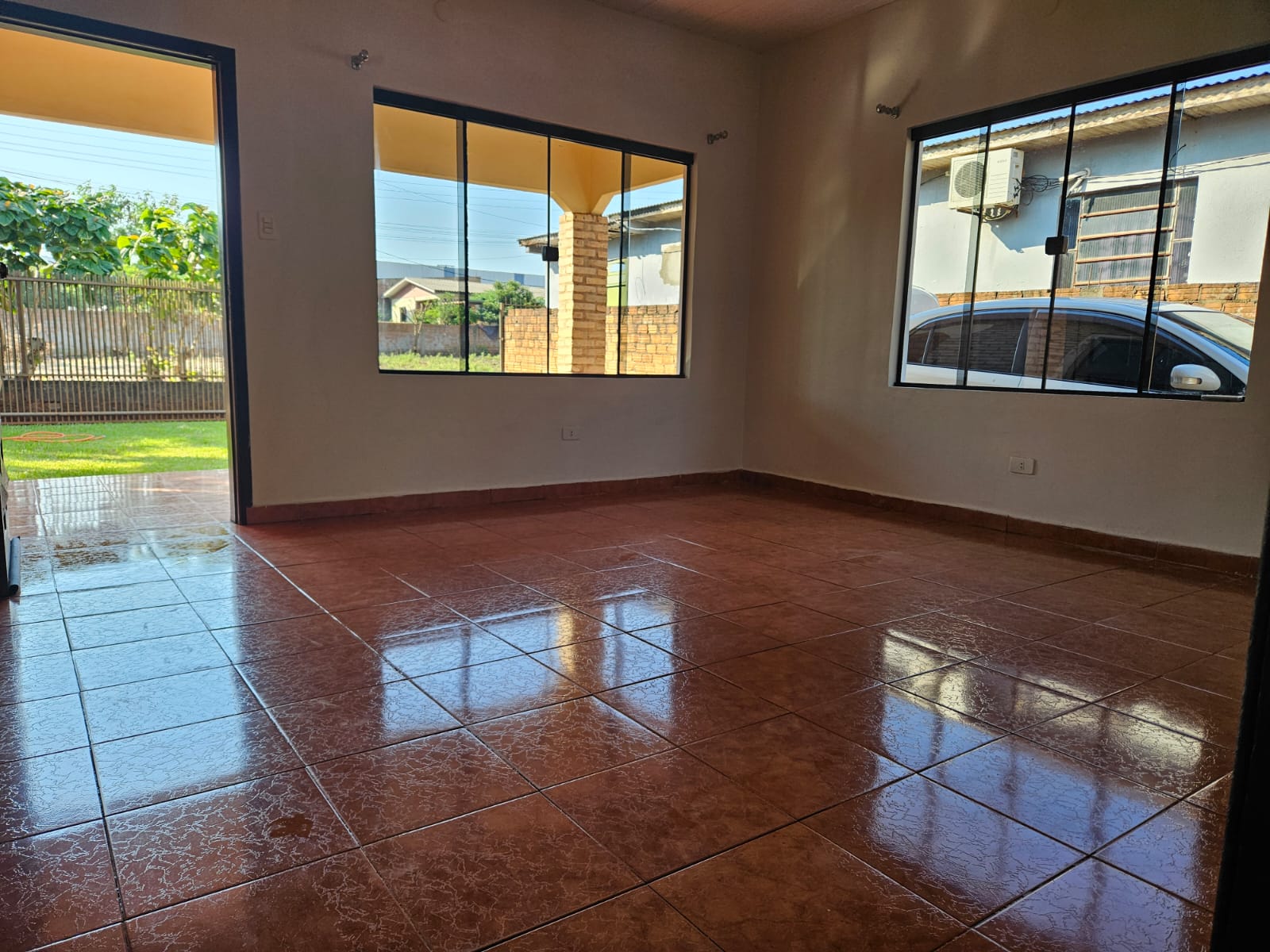 Amplia casa con patio en Santa Rita A-P — foto 2