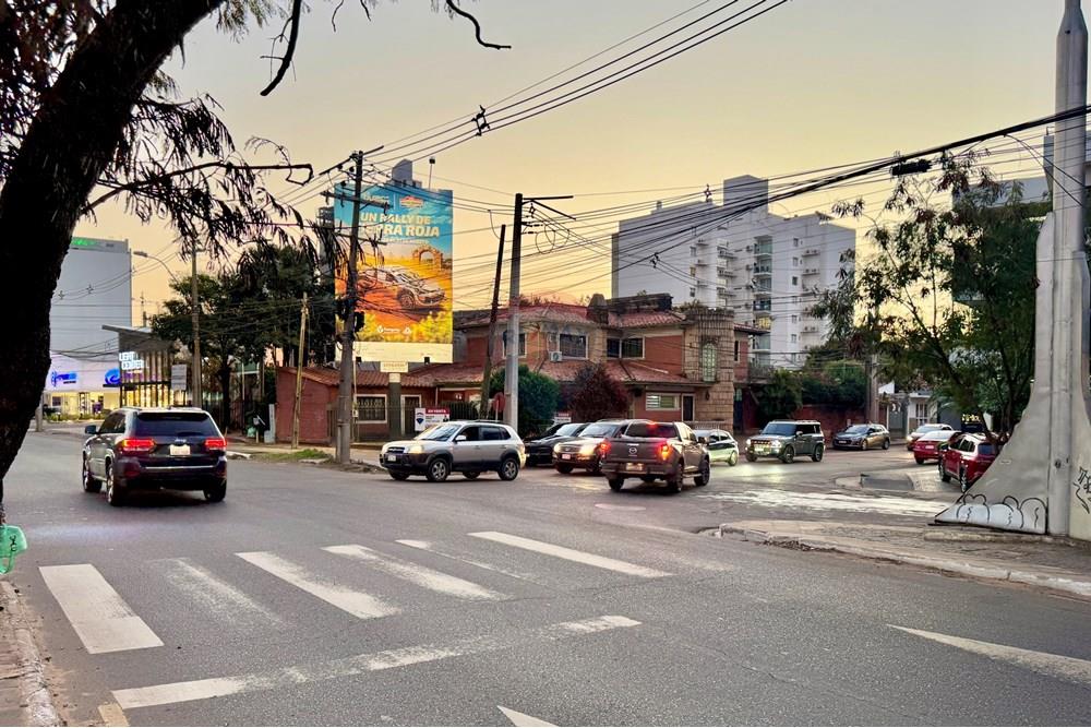 Casa - Venta - Madame Lynch, Paraguay — foto 2