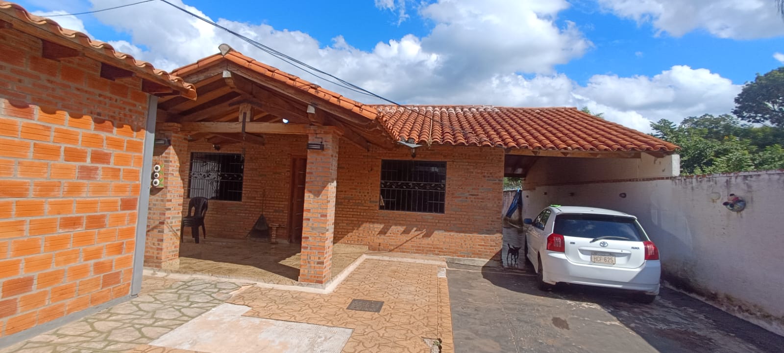 VENDO CASA EN VALLE PUCU - AREGUA — foto 3