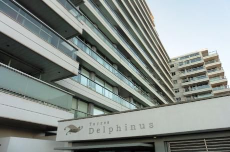 Venta De Apartamentos De 2 Dormitorios En Malvin, Sobre Rambla