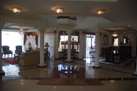 Hermosa Casa Lujosa De 850m2 (km 8 Av Banzer).