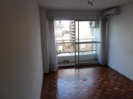 Apartamento En El Mejor Lugar De Pocitos, Al Frente, Con Vigilancia 24 Horas.