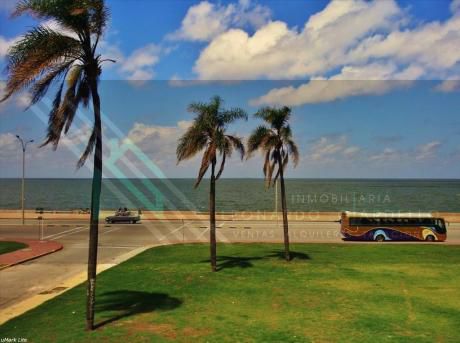 Montevideo | Apartamento Con Vista Directa A La Bahía.