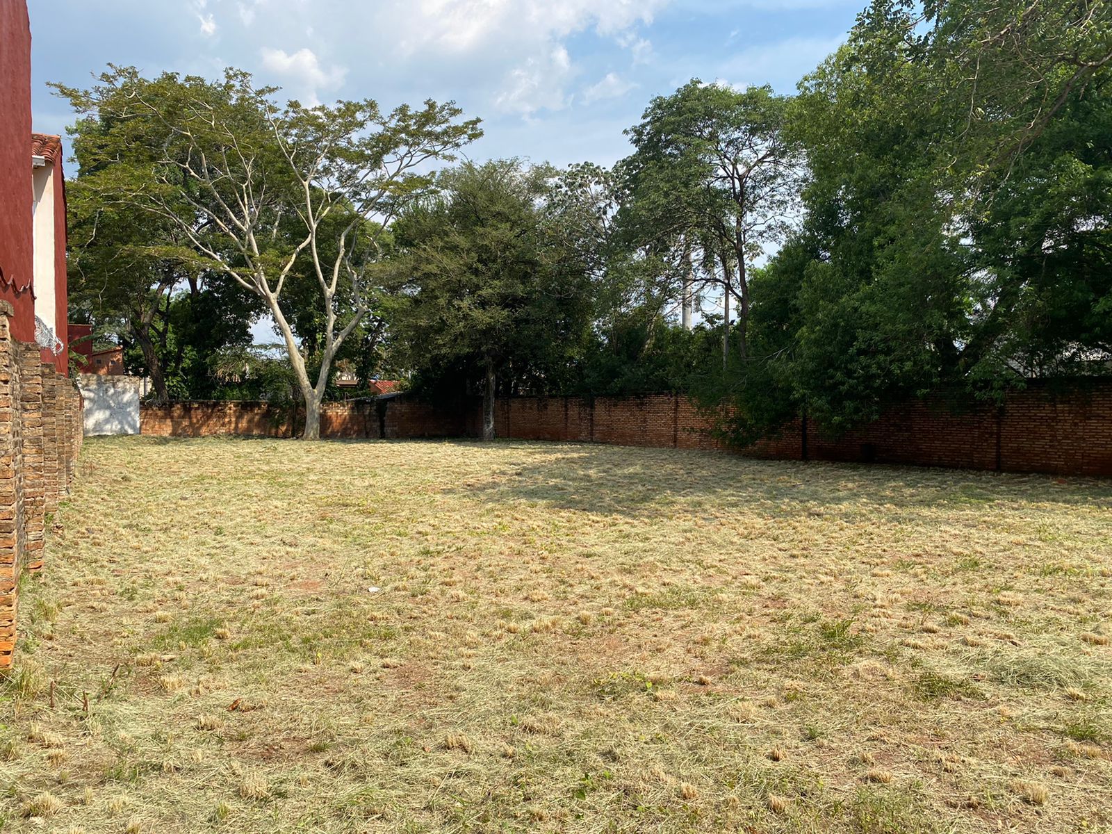 VENDO AMPLIO TERRENO EN ZONA RESIDENCIAL DEL BARRIO SAN CRISTOBAL — foto 2
