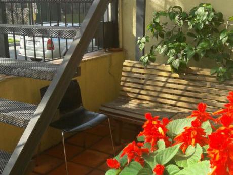 Oportunidad De Inversión Para Renta O 2 Familias, Próxima Al Evangelico.