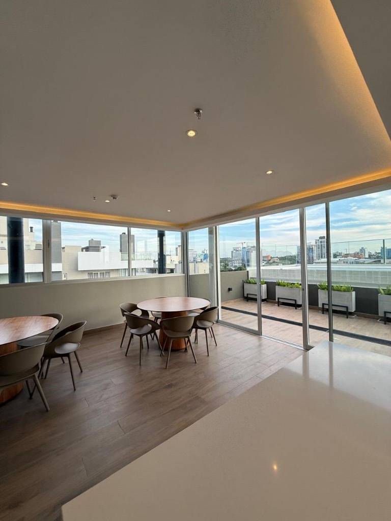 ALQUILER – Departamento de 1 Habitación Barrio Villamorra. — foto 2
