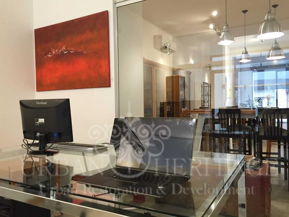 Early 20th Century Restored Retail Space in the Heart of Port Market · Foto 8