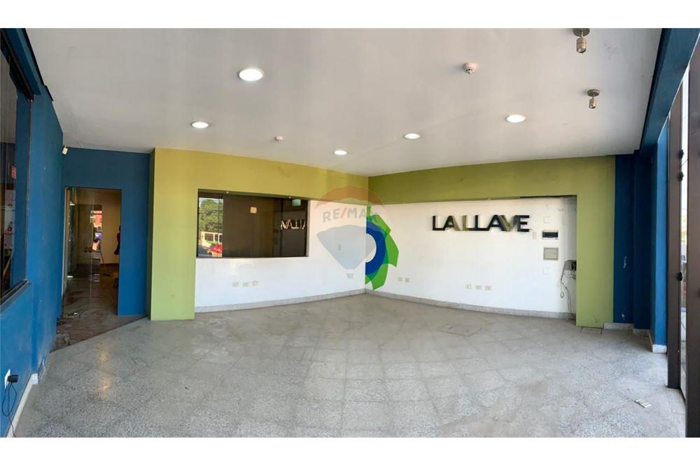 Alquilo Local comercial con depósito — foto 2