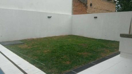 Casa Minimalista Mburucuya 3 Dormitorios En Suite Con Piscina