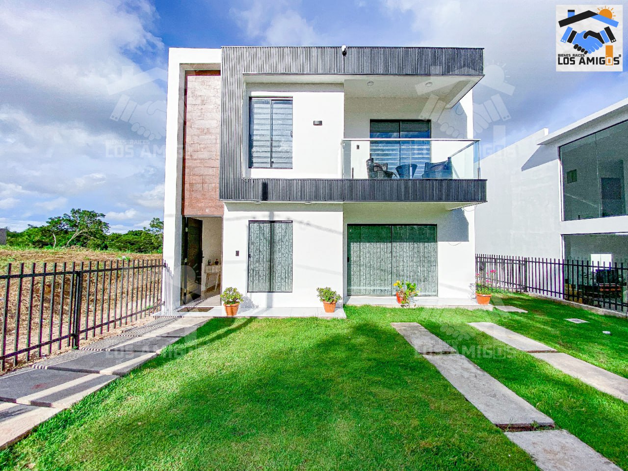 Casa Con Piscina Mar Adentro En Alquiler Por Dia