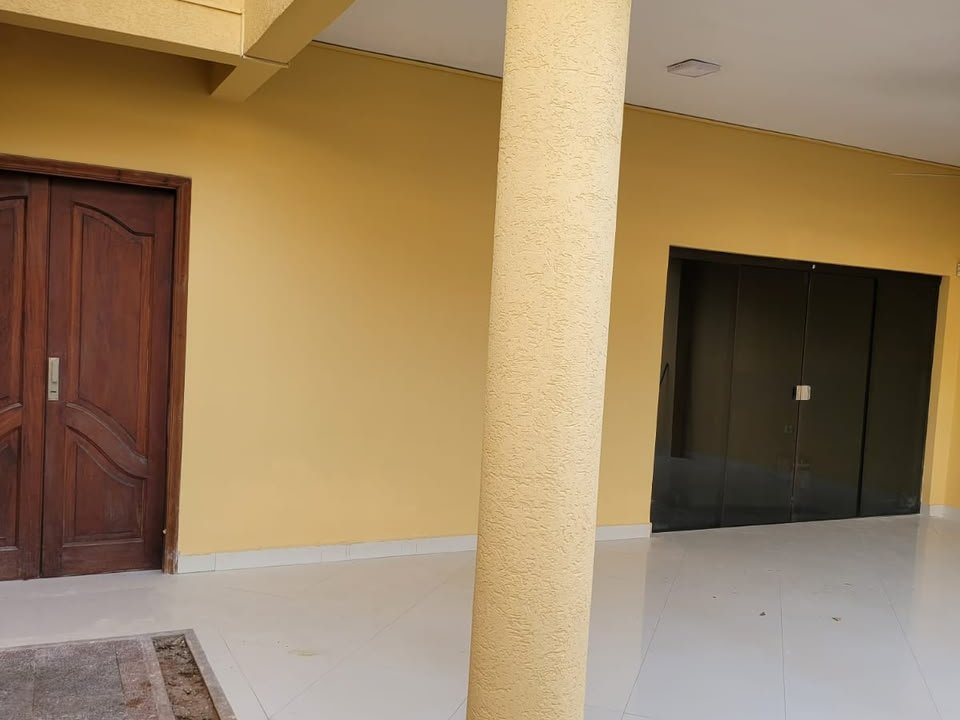 ALQUILO DUPLEX DE 3 DORMITORIOS EN LAMBARÉ — foto 2