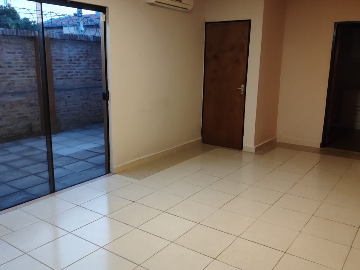 Alquilo duplex de 3 dormitorios en Lambaré — foto 3