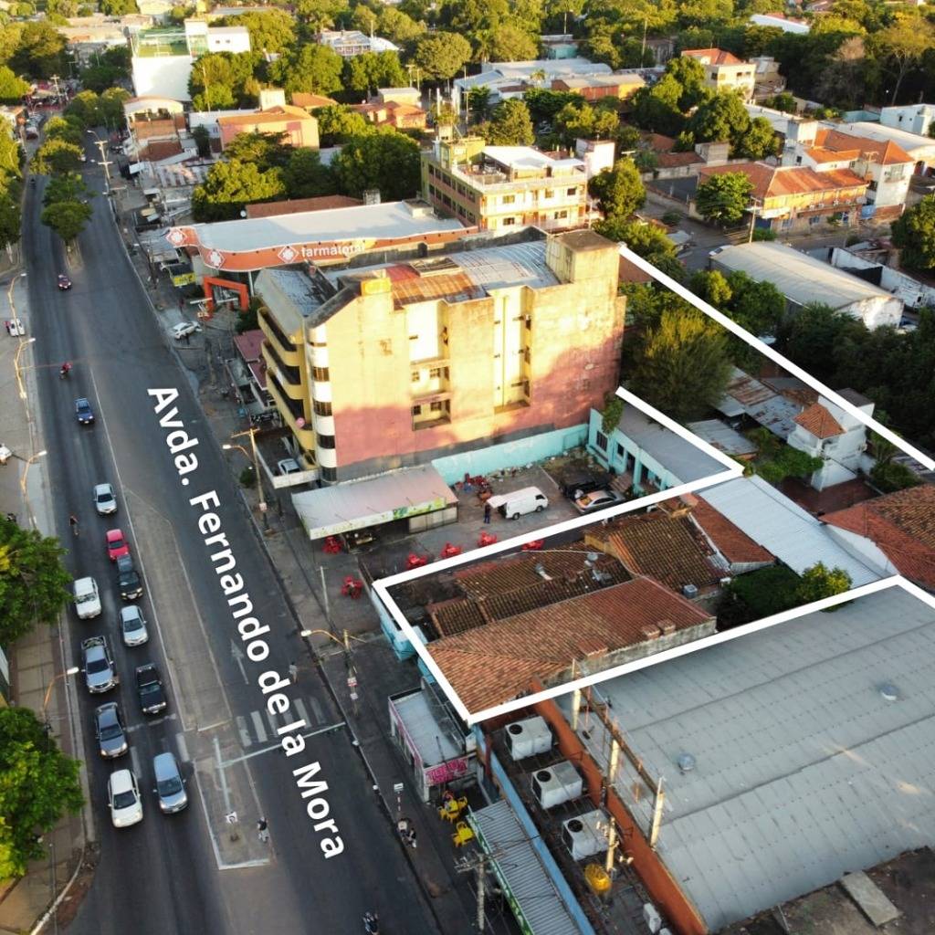 VENDO TERRENO SOBRE AVENIDA FERNANDO DE LA MORA — foto 3