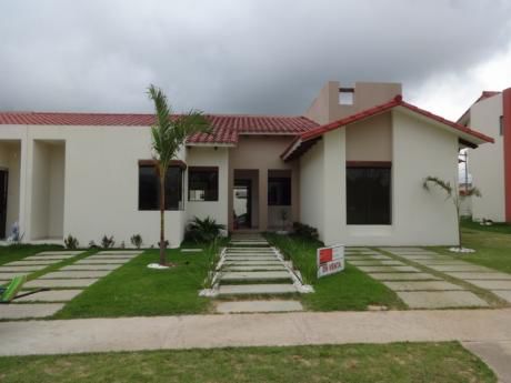 Cond. Santa Cruz De La Colina Urubo - Bonita Casa En Venta