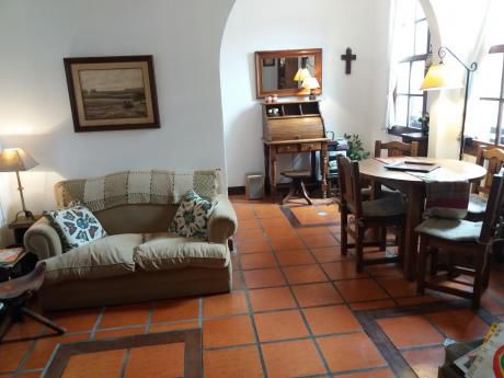 Impecable Y Acogedora Casa En Pocitos.