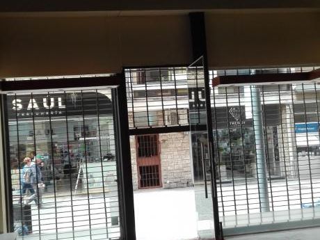 Excelente Local De 100 M2 Sobre Peatonal Sarandi