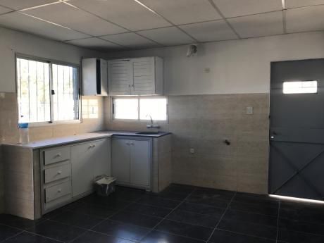 Reservada************Cómoda Casa De Dos Dormitorios, Próximo A Servicios