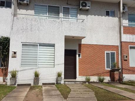 Casa En Venta En Condominio Cerrado Z/ Norte Remanso