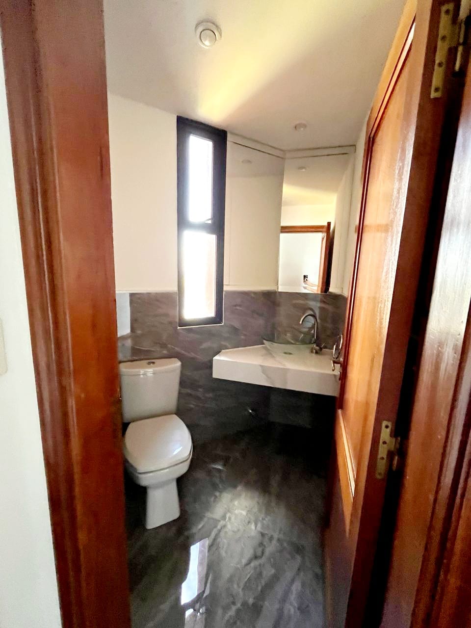 Alquilo dpto de 3 hab. y 2 cocheras en lujoso edificio Zona Yacht & Golf Club. — foto 3