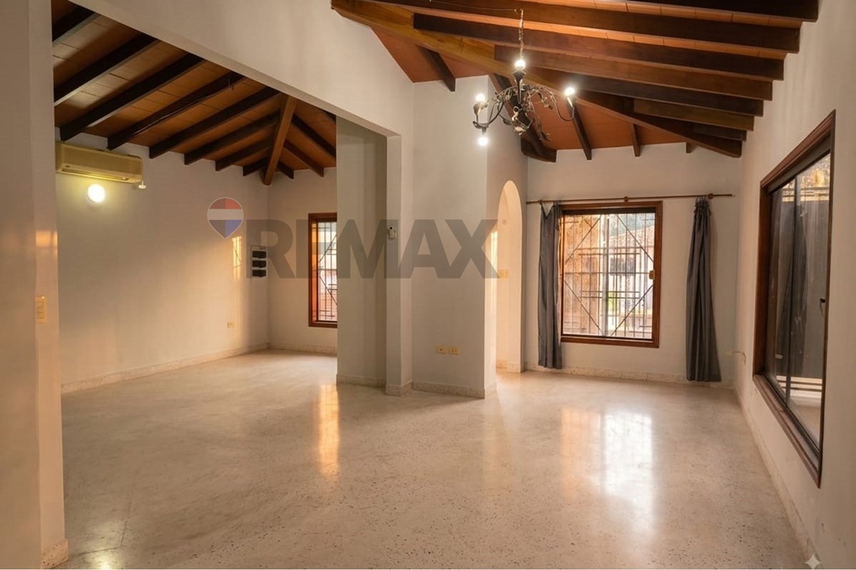 Casa - Alquiler - Luque, Centra — foto 3