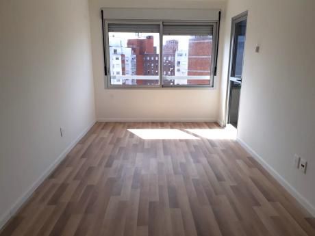 Estrene Con Garage A Pasos De 21 Y Sarmiento. Piso Alto Al Frente!!!