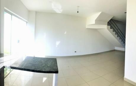 Casa En Venta En Condominio Cerrado