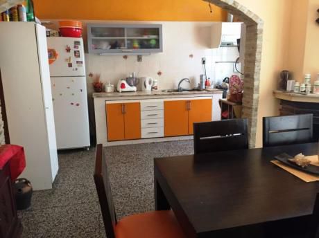 Casa En La Comercial 3 Dorm Y Gge