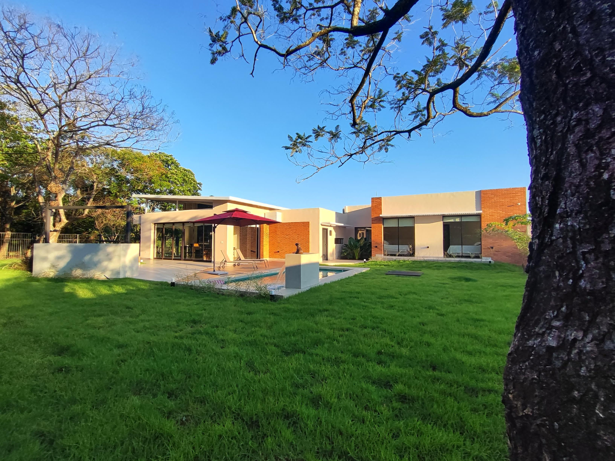 Casa De Verano - Venta - San Bernardino, Paraguay — foto 2
