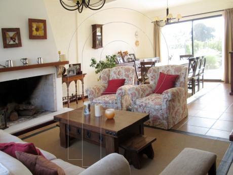 Muy Linda Casa En Zona Residencial A Pasos De La Bahia