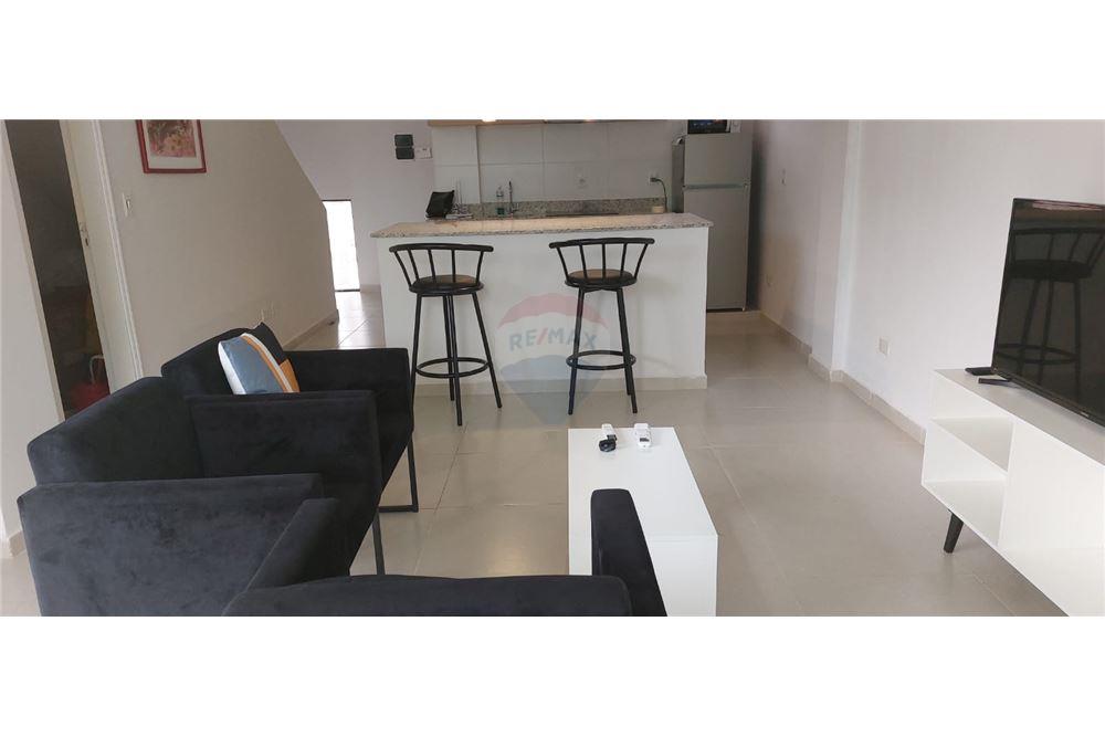 AMPLIO Y MODERNO DÚPLEX AMOBLADO EN JARDÍN DE ORO DE LA CIUDAD DE LUQUE — foto 3