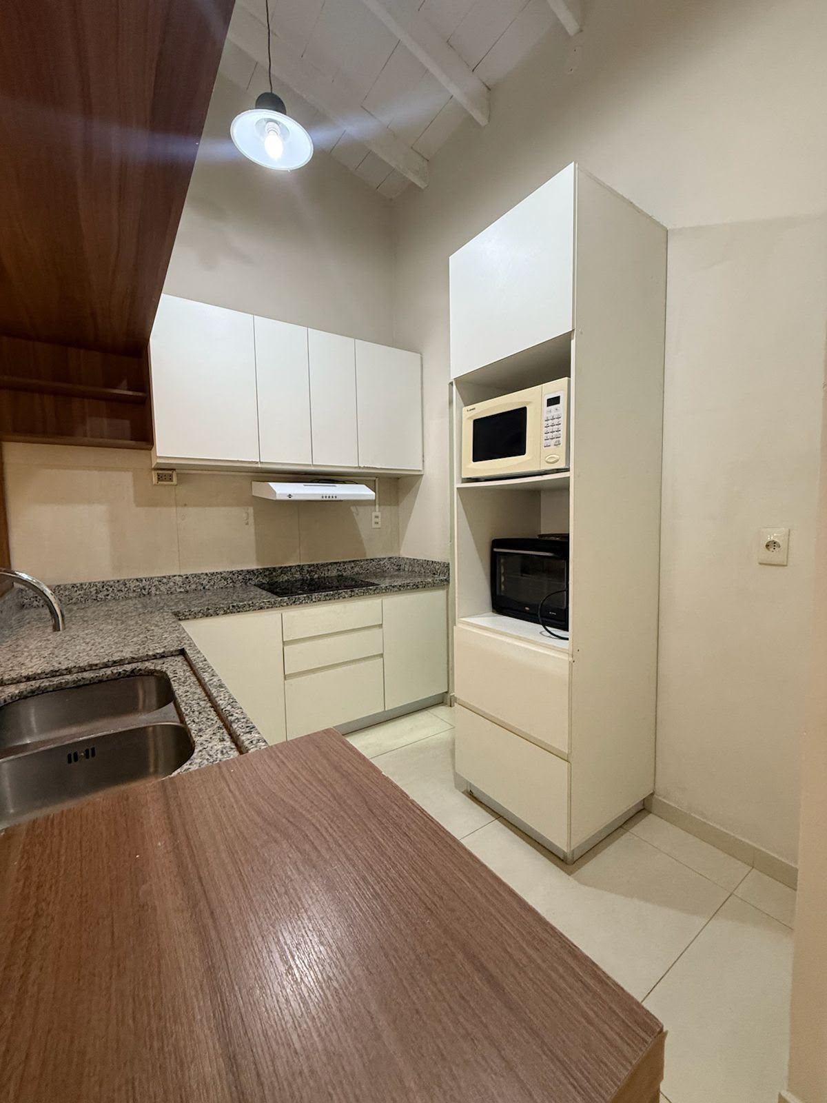 Alquilo casa de 3 dormitorios- zona Cuatro Mojones — foto 3