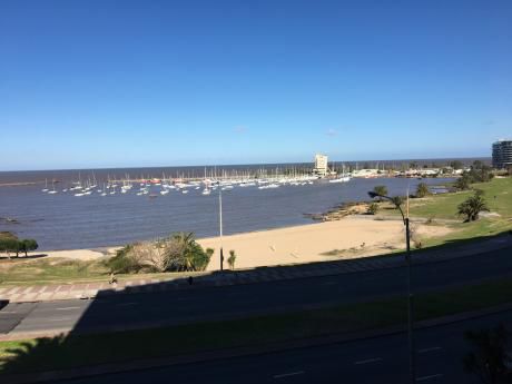 Frente Al Puerto Del Buceo
