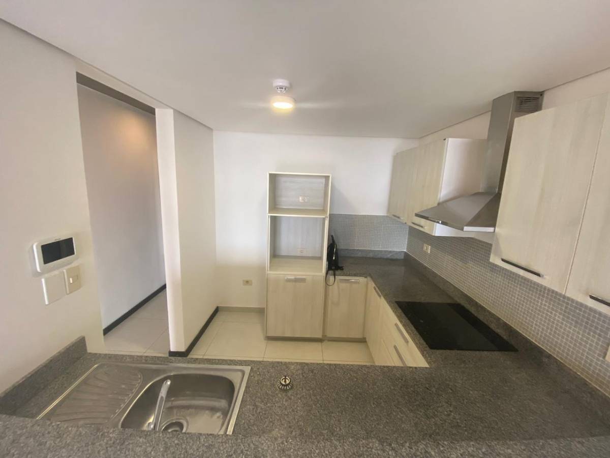 ¡VENTA DE DEPARTAMENTO EN EDIFICIO EL MANGAL – IDEAL PARA INVERSIÓN! — foto 3