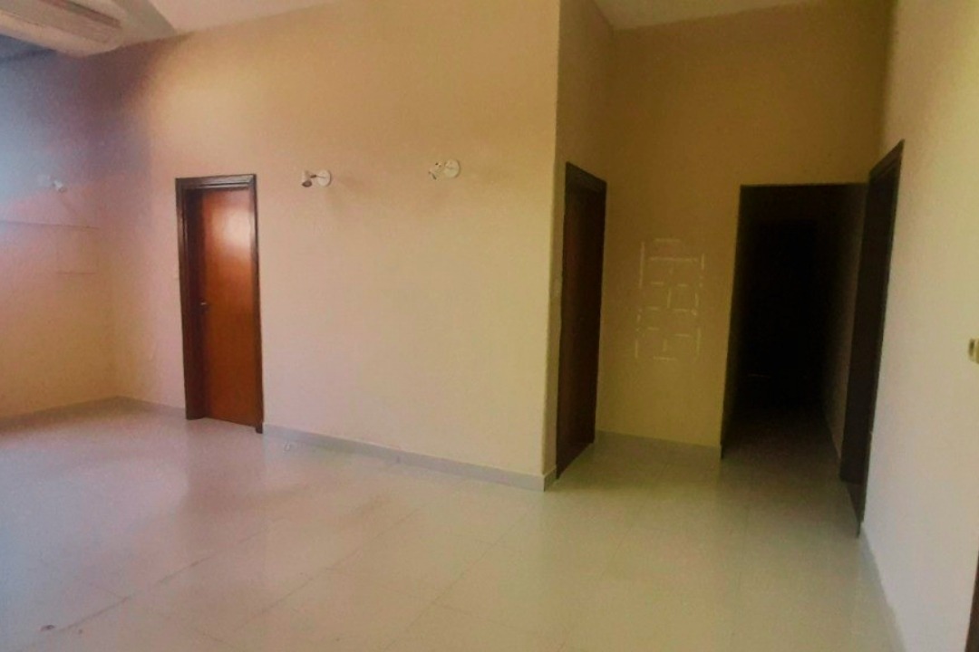 ALQUILER – CASA PARA OFICINA EN LOS LAURELES — foto 2