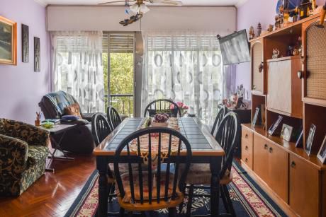 Apartamento De 2 Dormitorios Y 2 Baños En Goes Usd 142.000