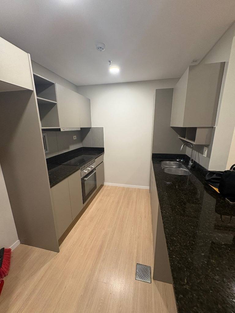 ALQUILO DEPTO DE 2 DORMITORIOS C/ COCHERA ZONA PASEO LA GALERIA — foto 3