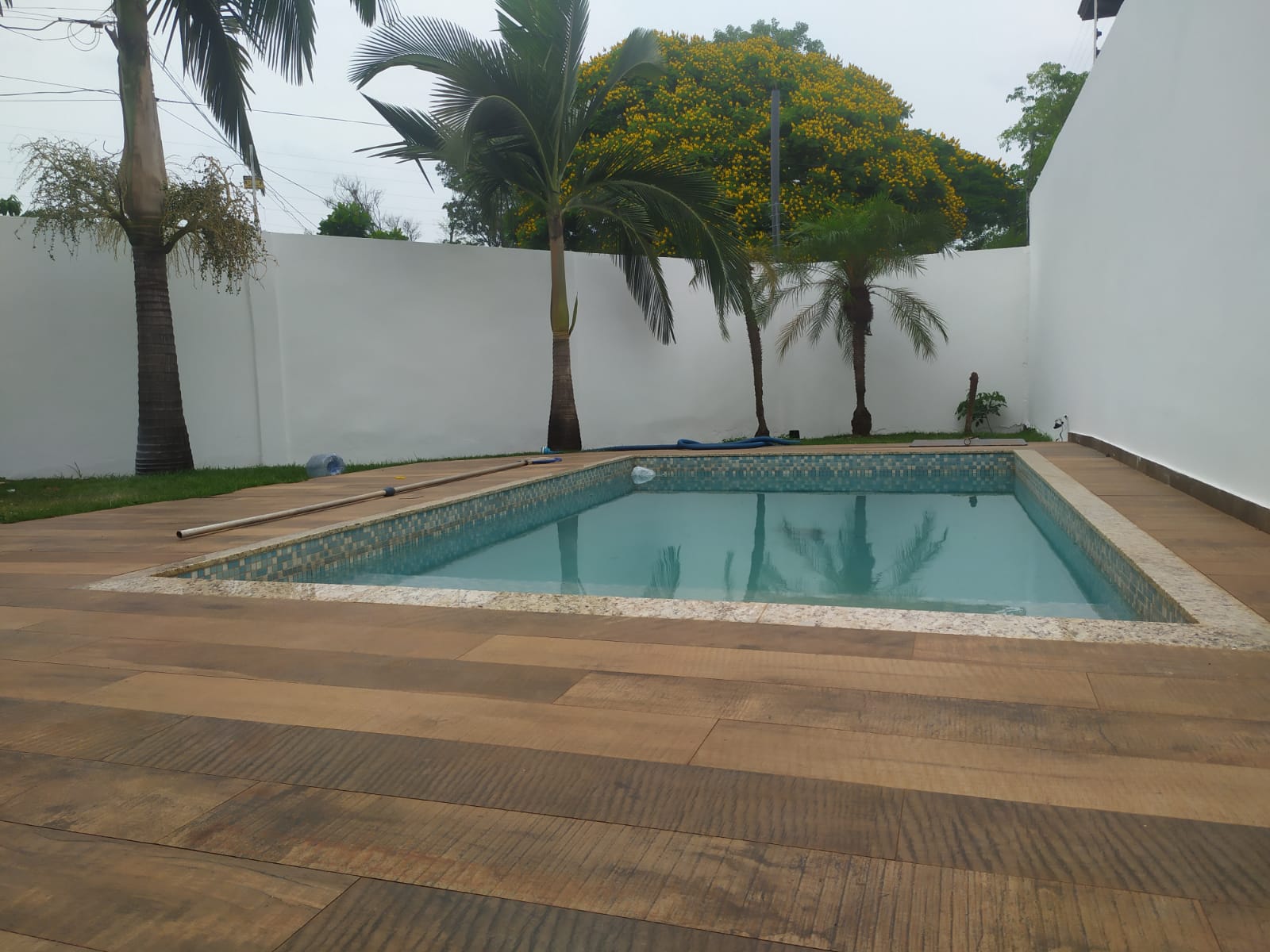 VENDO CASA DE 3 DORMITORIOS CON PISCINA EN SAN ALFREDO — foto 2