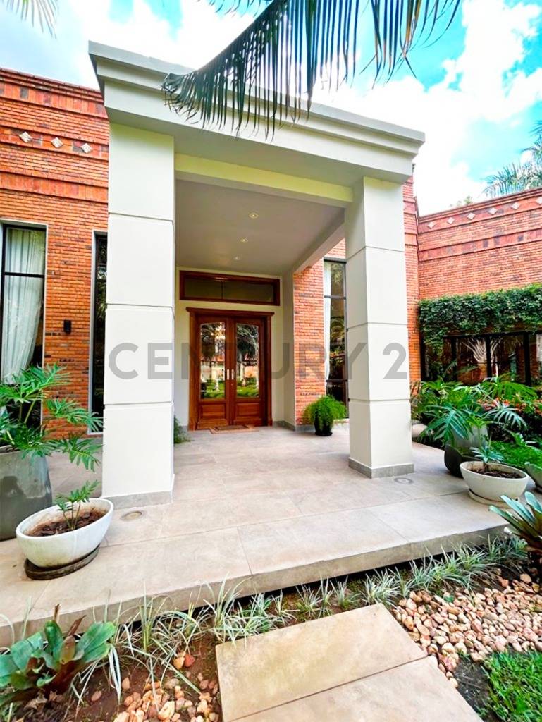 EN VENTA – Residencia Exclusiva De 7 Dormitorios En San Bernardino — foto 2
