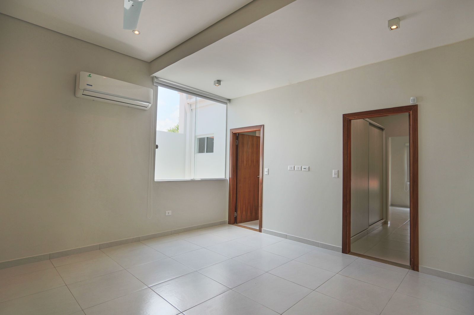 ALQUILO DUPLEX EN BARRIO MBURUCUYA — foto 3