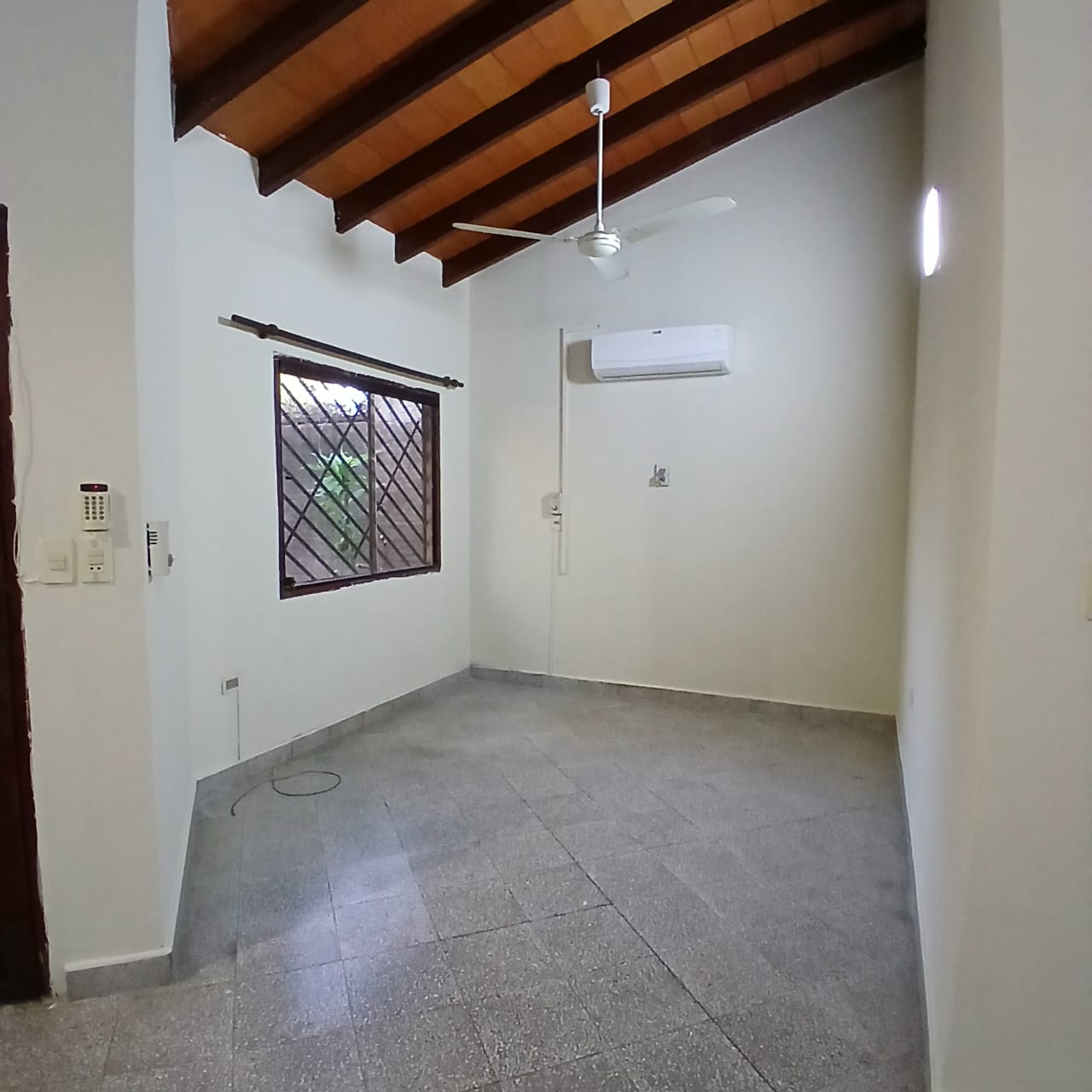 ALQUILO CASA EN LAMBARE — foto 3