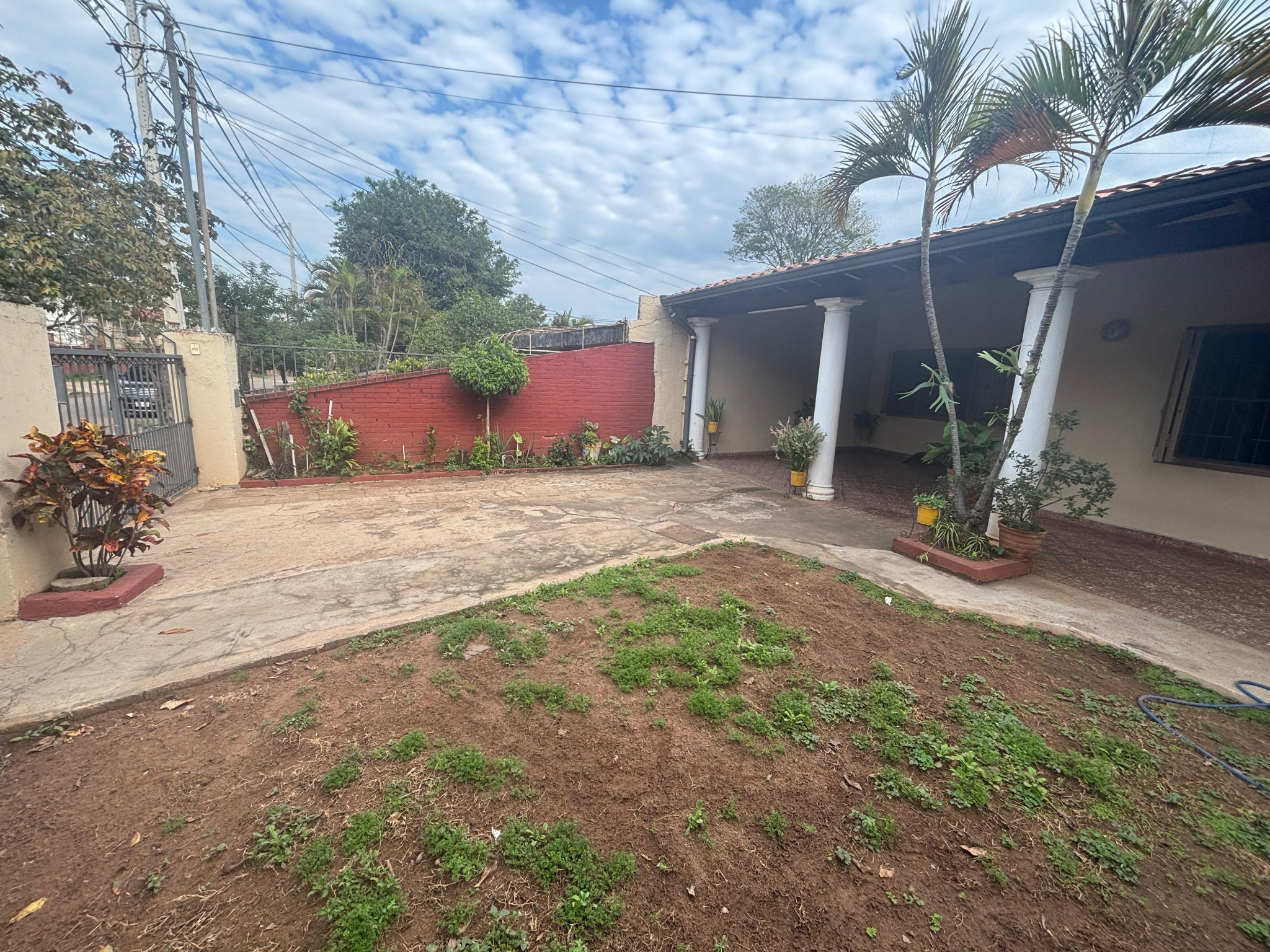 Casa en venta en Botánico, Asunción — foto 2