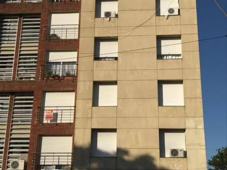 Con Cochera, Ascensor, A 1 Y 1/2 De Playa - Inmobiliaria Calipso