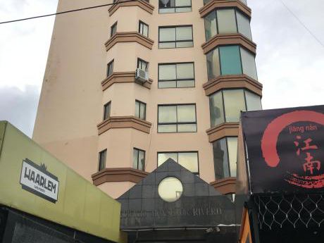 Departamento Sobre Av. Monseñor Rivero