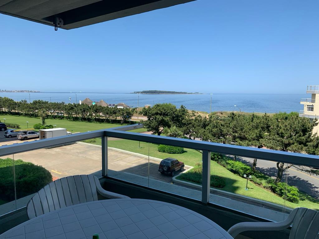 Venta apartamento 3 dormitorios en Rambla de Punta del Este